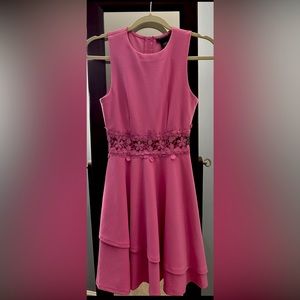 Pink-detailed, flattering springtime dress; Size 1/2